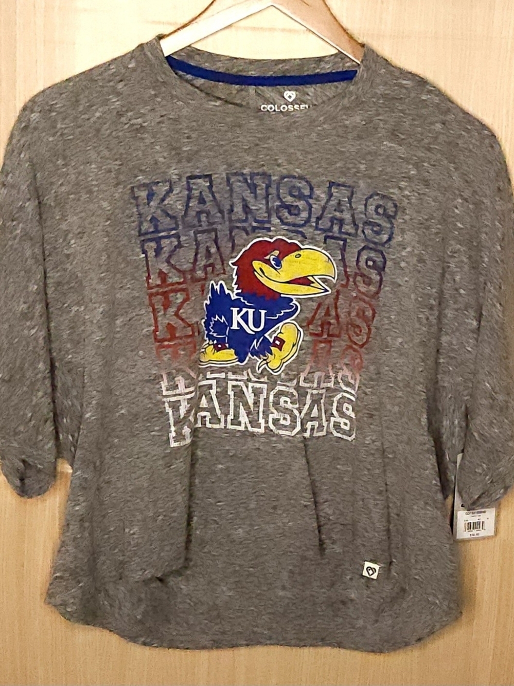 Colosseum Women's New University of Kansas Grey Cropped Ombre Logo Top